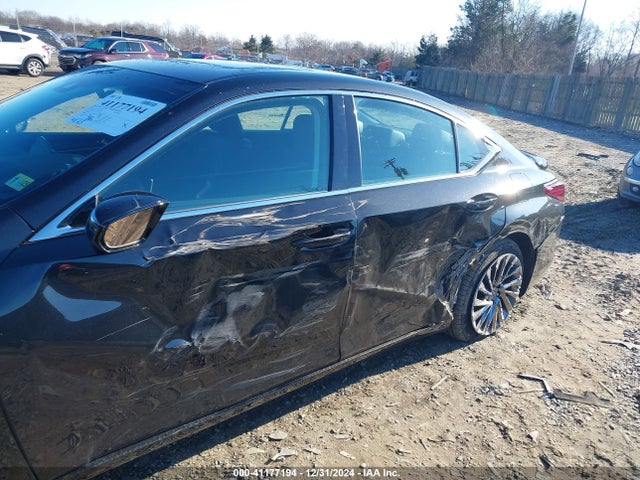 58AEA1C12RU045433 Lexus Es 300h Luxury