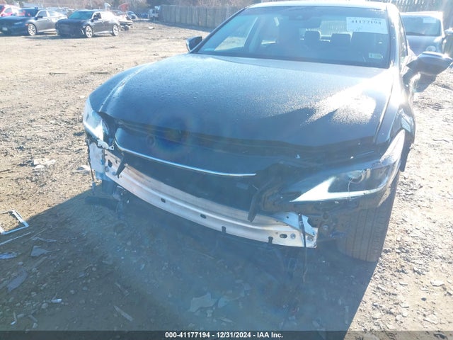 58AEA1C12RU045433 Lexus Es 300h Luxury