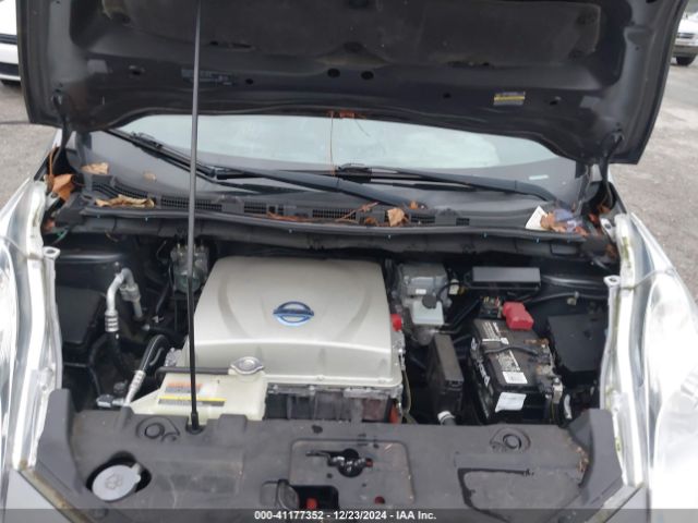 1N4AZ0CP3FC305704 Nissan LEAF S