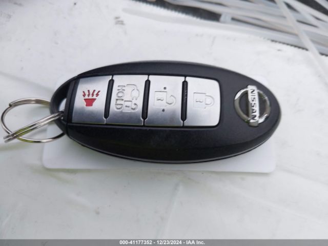 1N4AZ0CP3FC305704 Nissan LEAF S