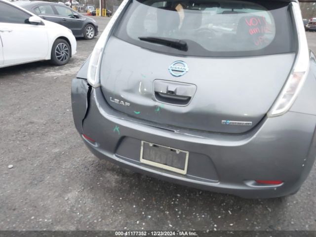 1N4AZ0CP3FC305704 Nissan LEAF S