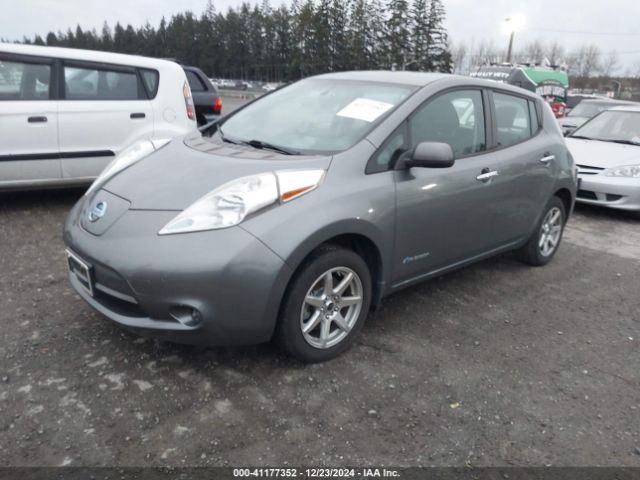 1N4AZ0CP3FC305704 Nissan LEAF S