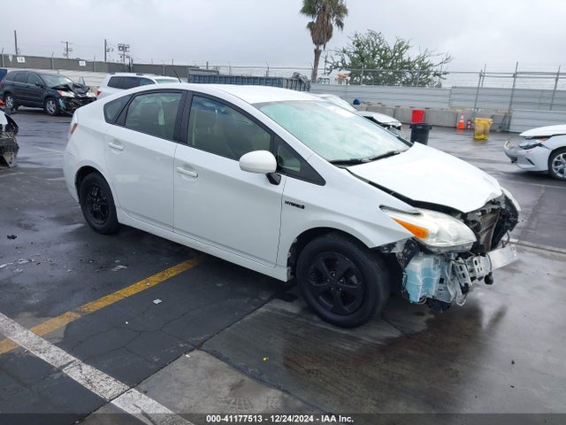 Toyota Prius Two 2014 JTDKN3DUXE1737913 Image 1