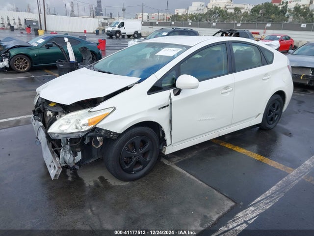 Toyota Prius Two 2014 JTDKN3DUXE1737913 Image 2