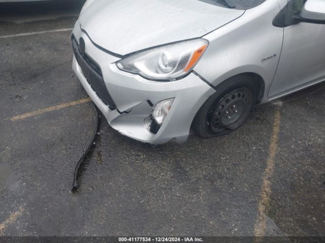 JTDKDTB39F1101482 Toyota Prius C One