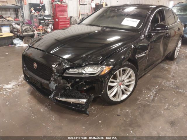 SAJBJ4BVXHCY38196 Jaguar Xf 35t Premium