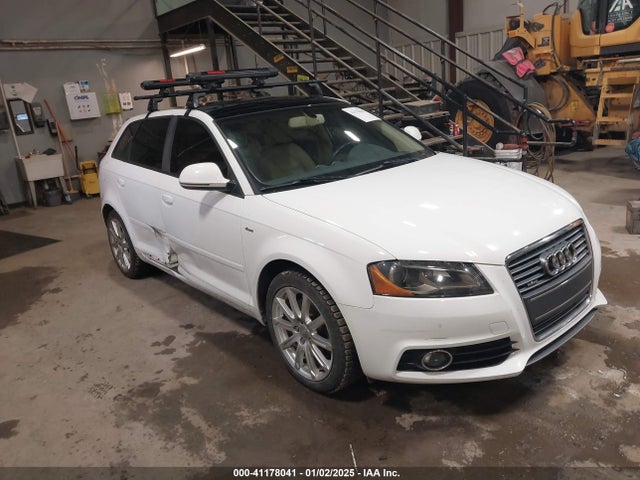 2010 AUDI A3 WAUMFAFM6AA176477 Photo 0