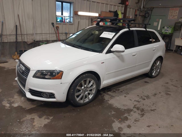 2010 AUDI A3 WAUMFAFM6AA176477 Photo 1