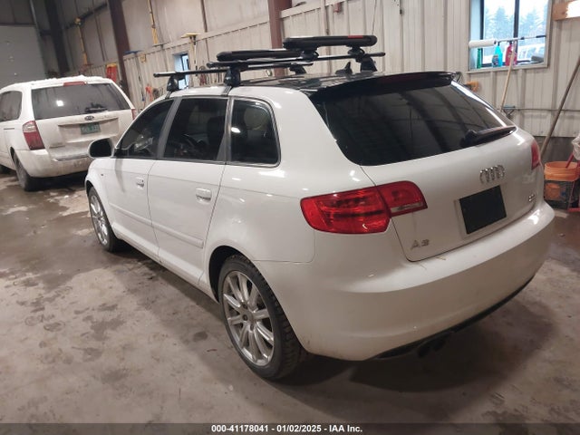 2010 AUDI A3 WAUMFAFM6AA176477 Photo 2