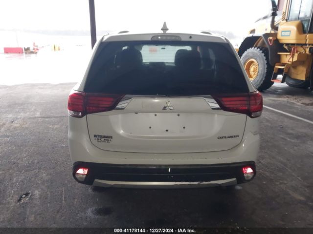 JA4AD2A3XHZ035689 Mitsubishi Outlander Es
