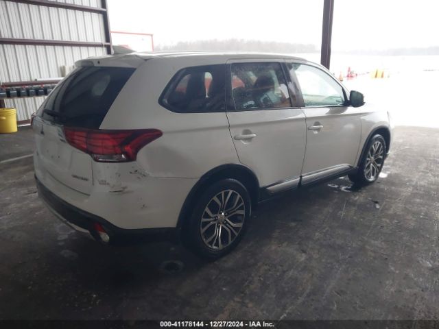 JA4AD2A3XHZ035689 Mitsubishi Outlander Es