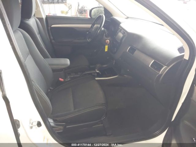 JA4AD2A3XHZ035689 Mitsubishi Outlander Es