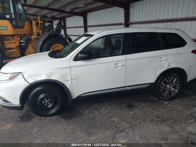 JA4AD2A3XHZ035689 Mitsubishi Outlander Es
