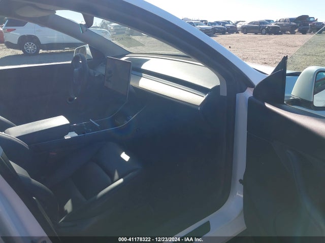 2020 TESLA MODEL Y 5YJYGDEE2LF044193 Photo 4