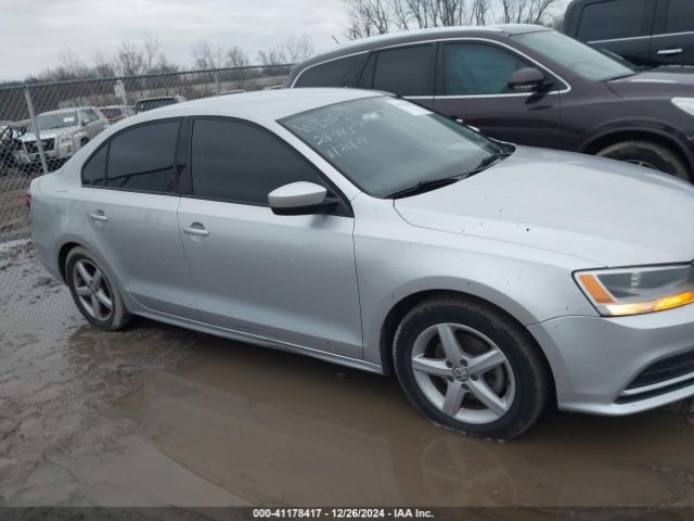 3VW267AJ8GM275563 Volkswagen Jetta 1.4t S