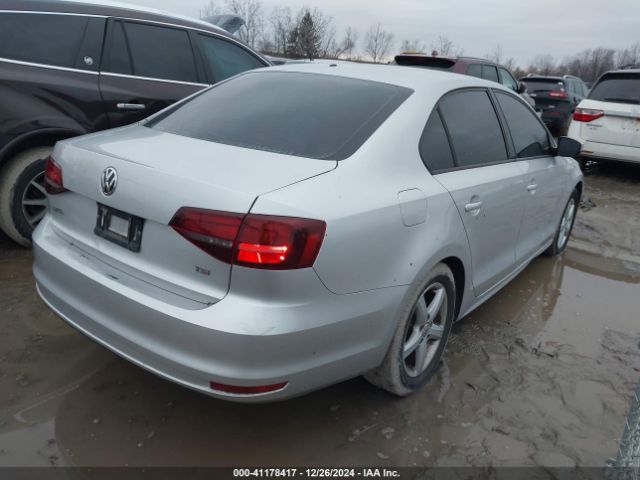 3VW267AJ8GM275563 Volkswagen Jetta 1.4t S