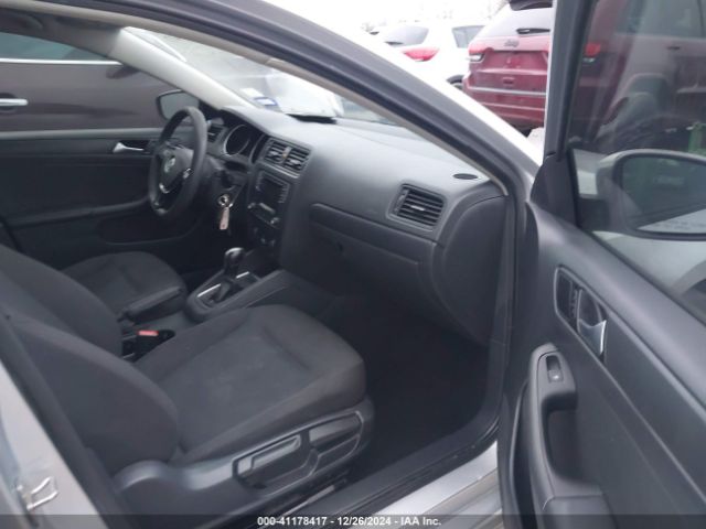 3VW267AJ8GM275563 Volkswagen Jetta 1.4t S
