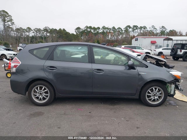Toyota Prius V Two 2017 JTDZN3EU9HJ072939 Image 14
