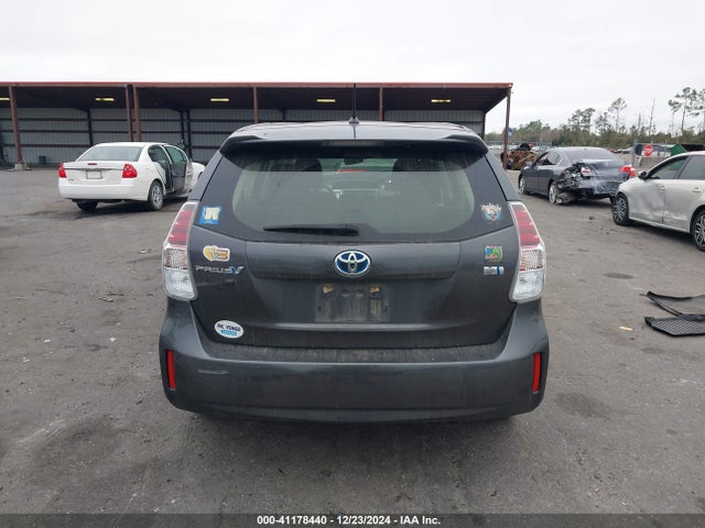 Toyota Prius V Two 2017 JTDZN3EU9HJ072939 Image 17