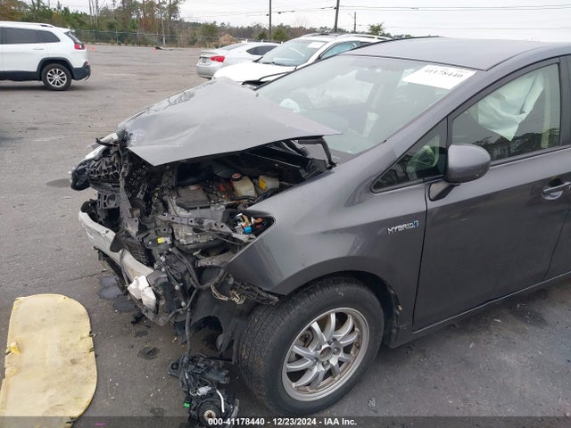 Toyota Prius V Two 2017 JTDZN3EU9HJ072939 Image 6