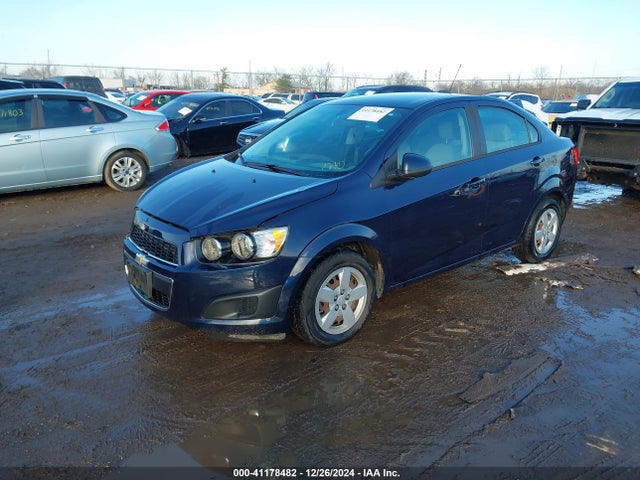 Chevrolet Sonic Ls Auto 2015 1G1JA5SH5F4127385 Image 2