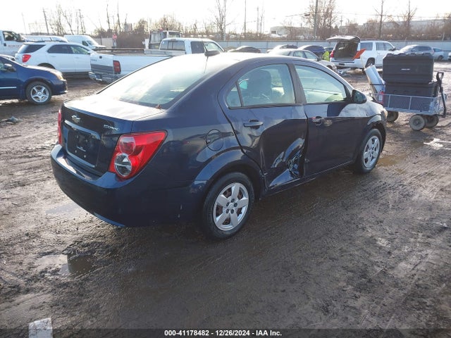 Chevrolet Sonic Ls Auto 2015 1G1JA5SH5F4127385 Image 4