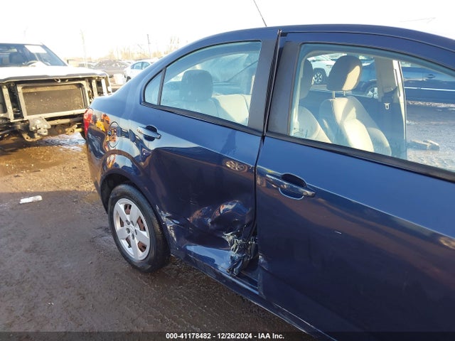 Chevrolet Sonic Ls Auto 2015 1G1JA5SH5F4127385 Image 6