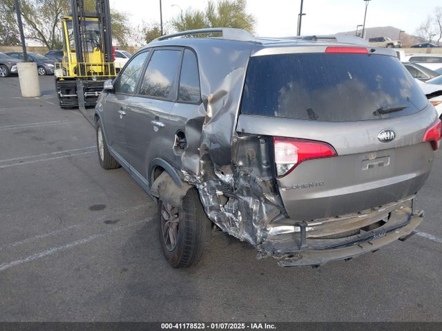 KIA Sorento Lx V6 2015 5XYKT4A70FG601172 Image 3
