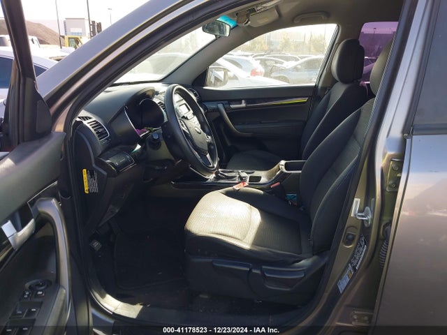 KIA Sorento Lx V6 2015 5XYKT4A70FG601172 Image 5