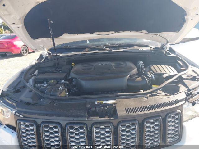 2017 JEEP GRAND CHEROKEE 1C4RJEAG2HC823049 Photo 9