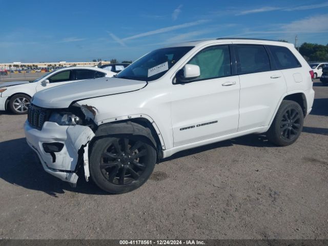 2017 JEEP GRAND CHEROKEE 1C4RJEAG2HC823049 Photo 1