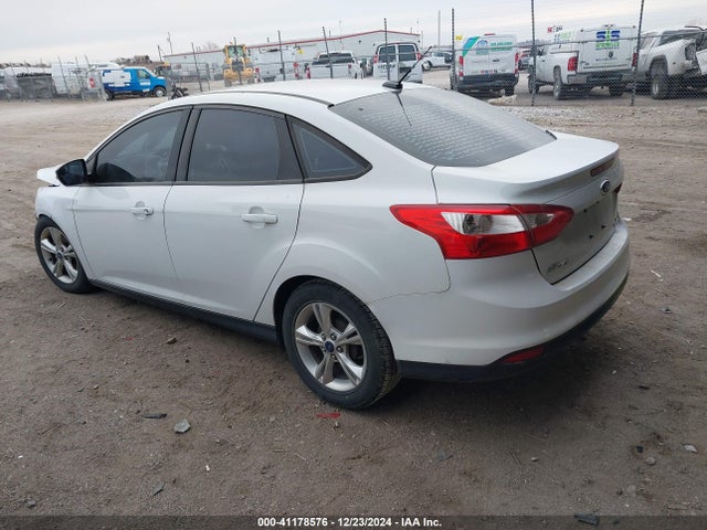 Ford FOCUS SE 2014 1FADP3F26EL317574 Image 3