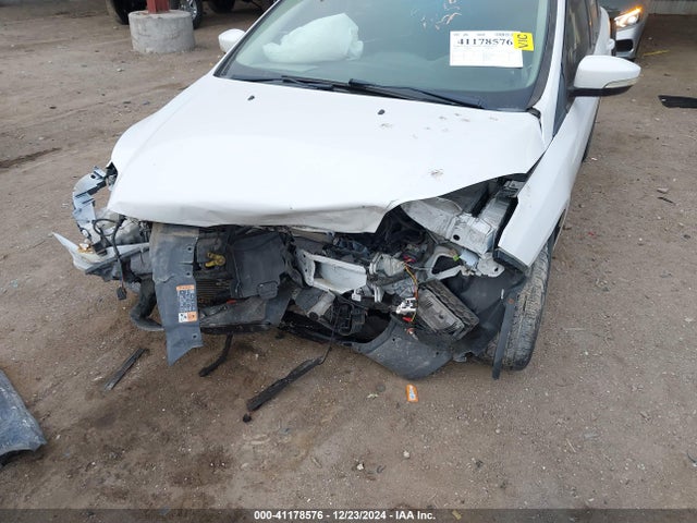 Ford FOCUS SE 2014 1FADP3F26EL317574 Image 6