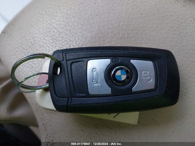 BMW 320i Xdrive 2014 WBA3C3C5XEF984207 Image 11
