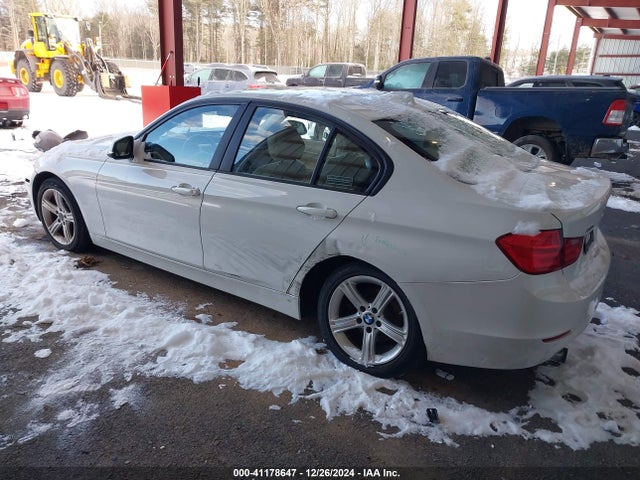 WBA3C3C5XEF984207 BMW 320i Xdrive