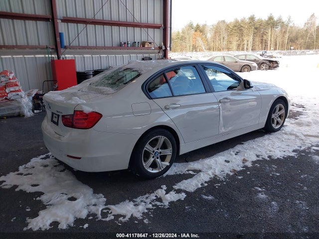 WBA3C3C5XEF984207 BMW 320i Xdrive
