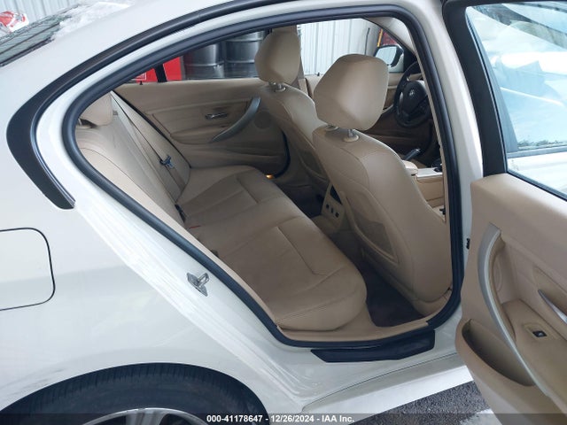 WBA3C3C5XEF984207 BMW 320i Xdrive