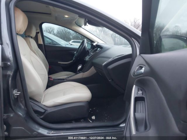 1FADP3N28HL342725 Ford Focus Titanium