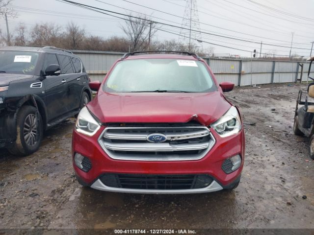 1FMCU9G9XHUC35659 Ford ESCAPE SE