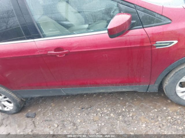 1FMCU9G9XHUC35659 Ford ESCAPE SE