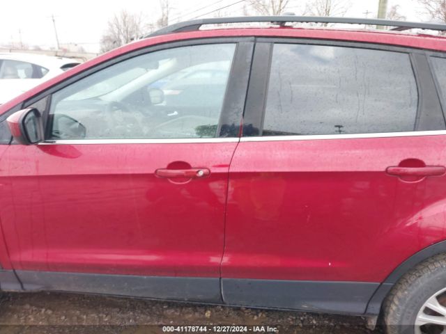 1FMCU9G9XHUC35659 Ford ESCAPE SE