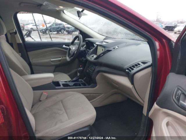 1FMCU9G9XHUC35659 Ford ESCAPE SE
