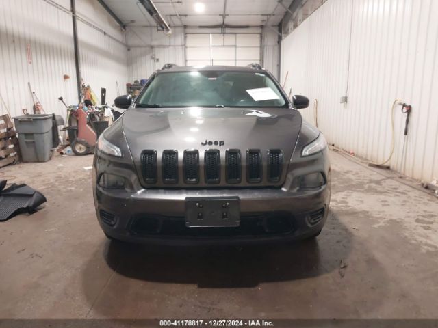 1C4PJMAS5GW315810 Jeep Cherokee Altitude