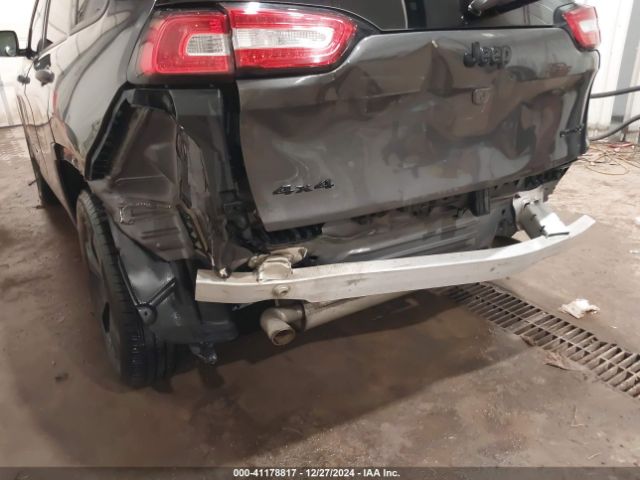 1C4PJMAS5GW315810 Jeep Cherokee Altitude