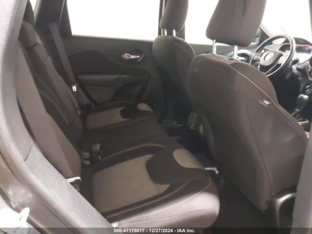 1C4PJMAS5GW315810 Jeep Cherokee Altitude