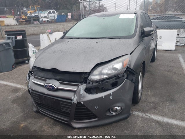 Ford FOCUS SE 2014 1FADP3F27EL413746 Image 2
