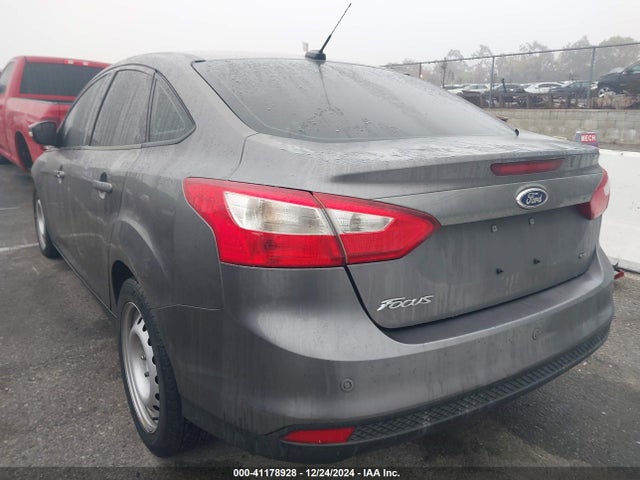 Ford FOCUS SE 2014 1FADP3F27EL413746 Image 3