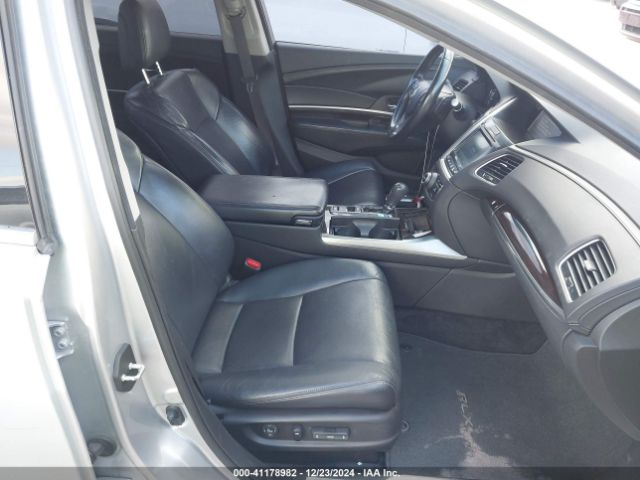 JH4KC1F52FC000175 Acura RLX