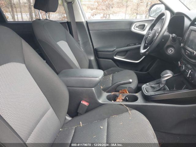 KNDJ23AU8L7011339 KIA SOUL LX