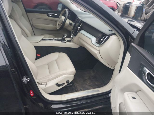 2018 VOLVO XC60 YV4A22RK9J1055599 Photo 4
